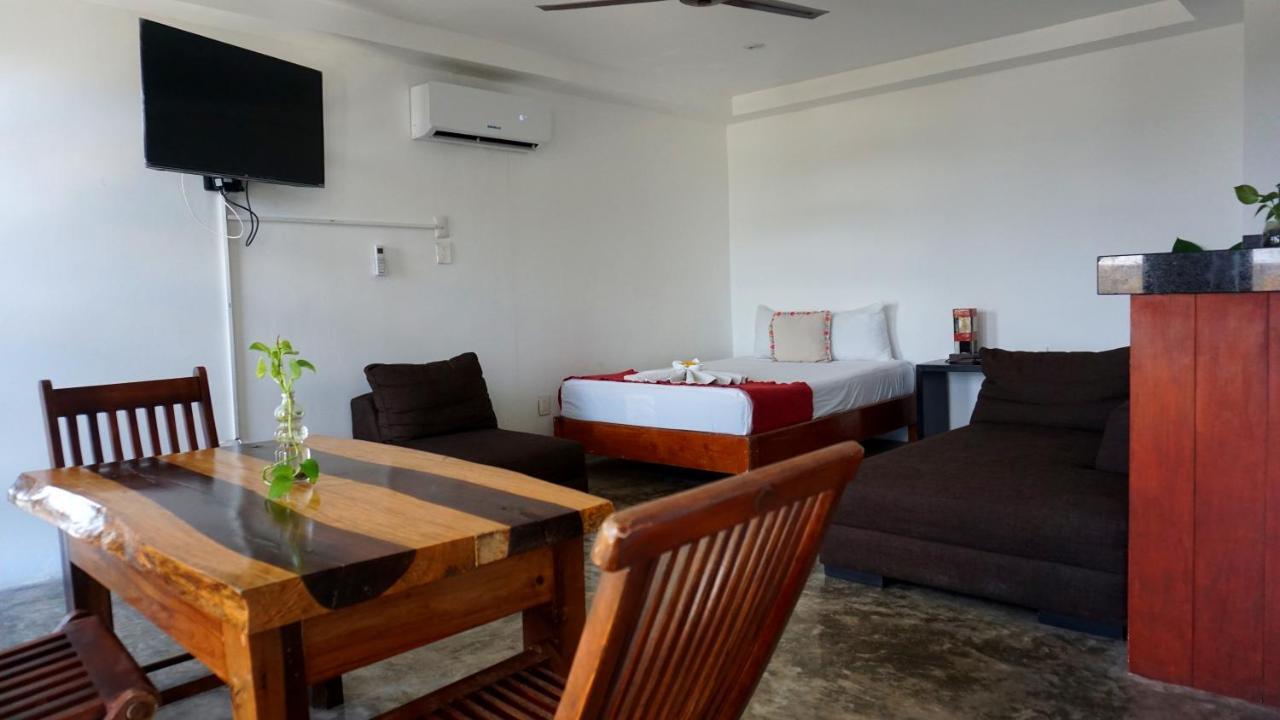 Casa Ticul Hotel Boutique - 5Th Ave (Adults Only) Плайя-дель-Кармен Екстер'єр фото A room at the hotel