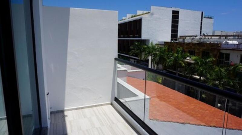 Casa Ticul Hotel Boutique - 5Th Ave (Adults Only) Плайя-дель-Кармен Екстер'єр фото A glass balustrade