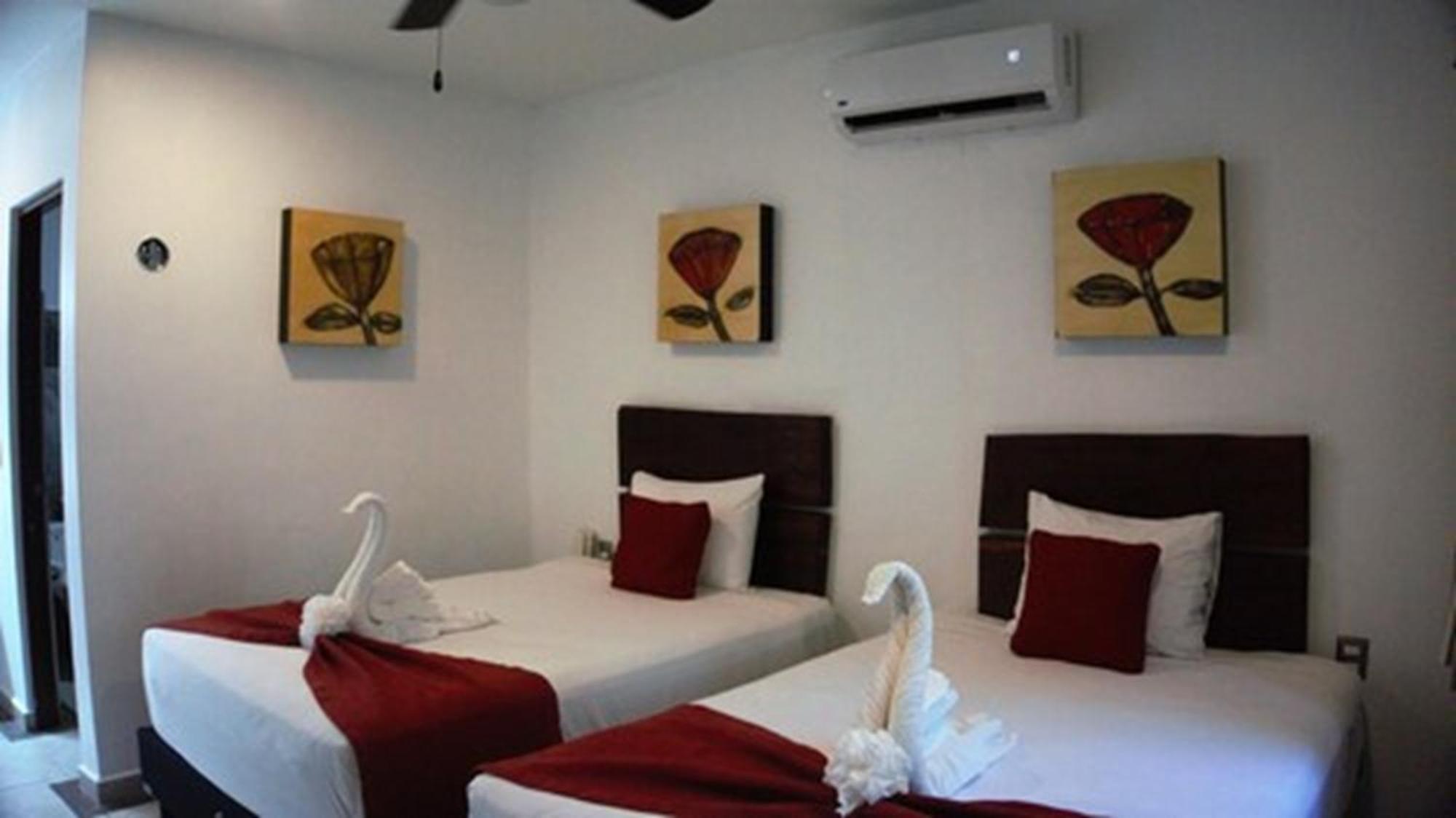 Casa Ticul Hotel Boutique - 5Th Ave (Adults Only) Плайя-дель-Кармен Екстер'єр фото A room at the hotel