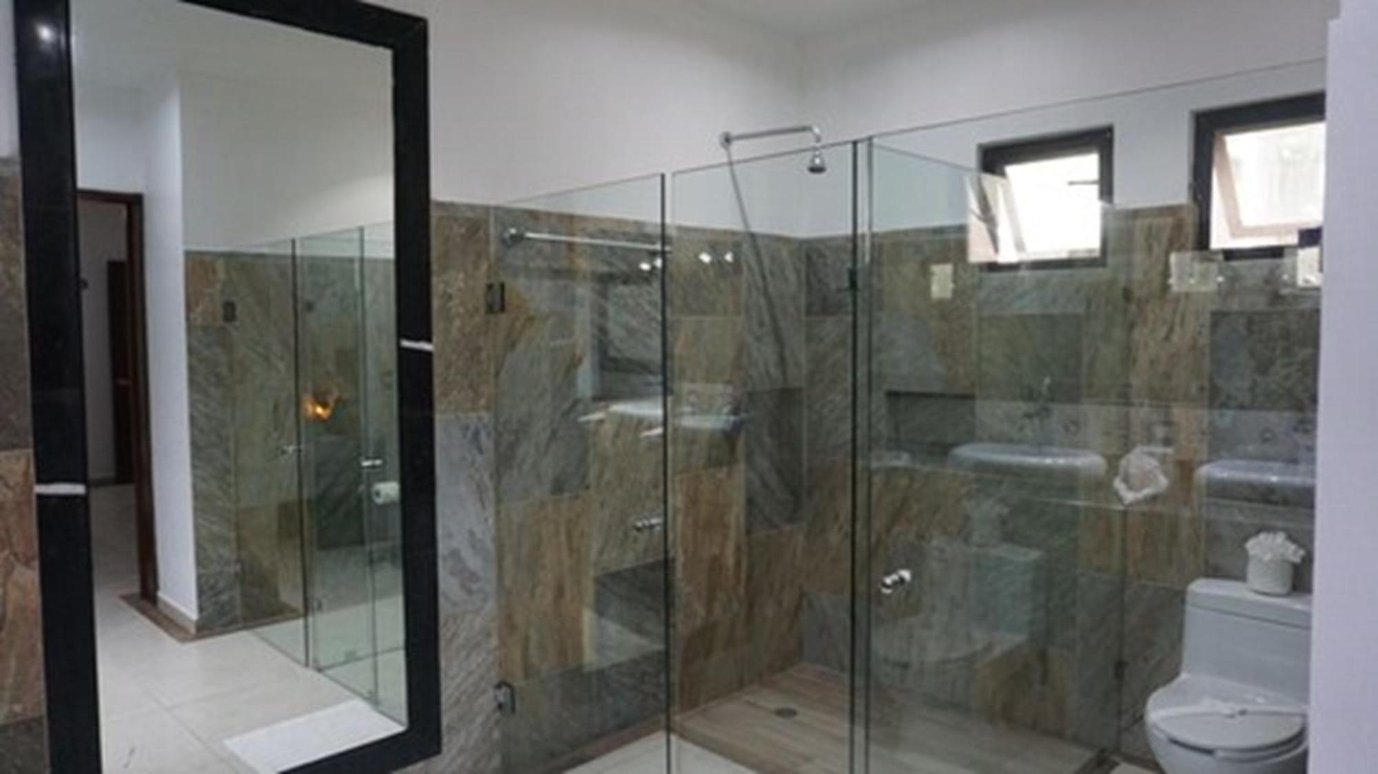 Casa Ticul Hotel Boutique - 5Th Ave (Adults Only) Плайя-дель-Кармен Екстер'єр фото A shower enclosure